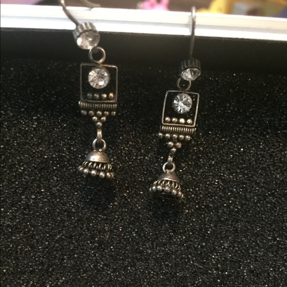 Black metal earrings - Picture 2 of 2
